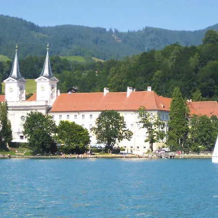 Stylish In Am Tegernsee