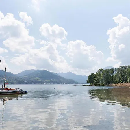 Stylish In Am Tegernsee 公寓 *